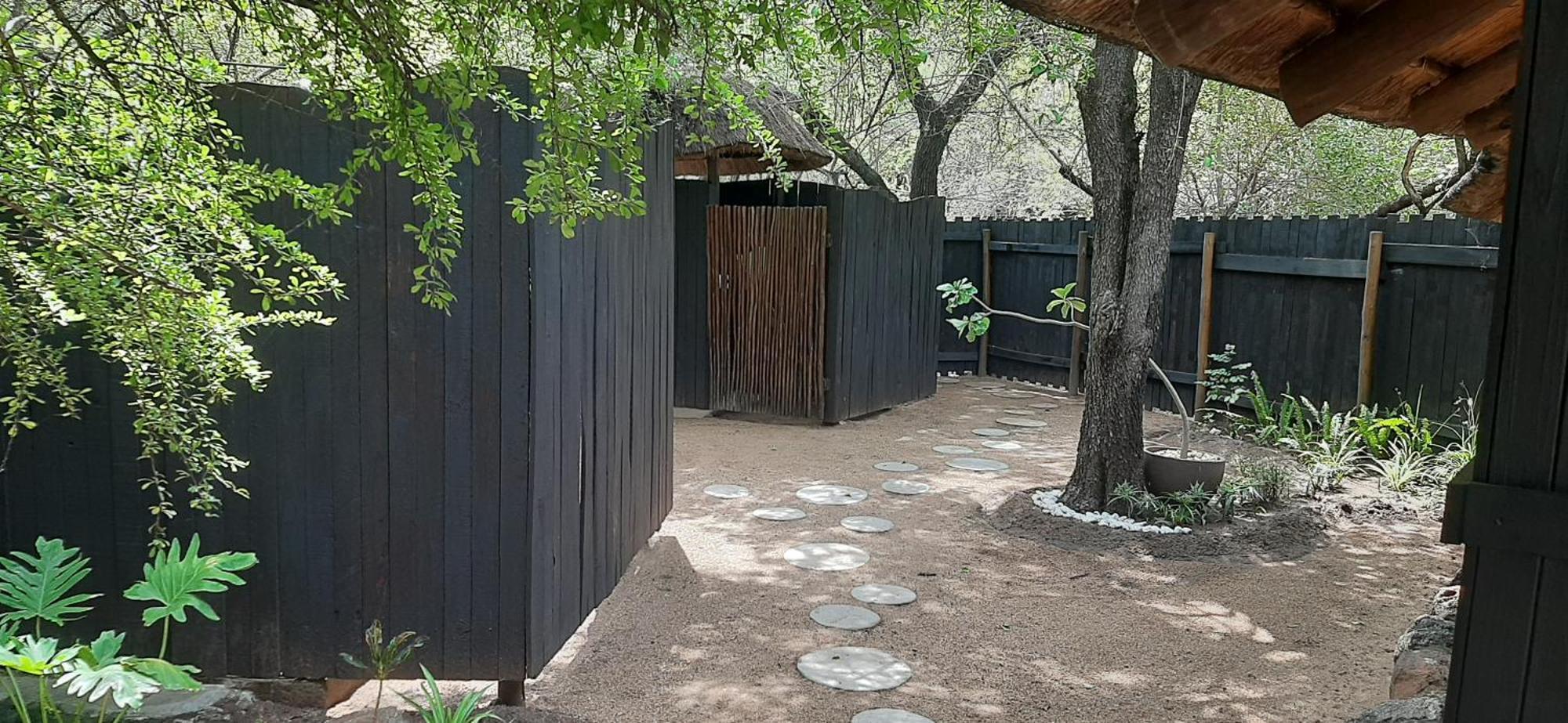 Lodge Off Beat Safaris Bush *