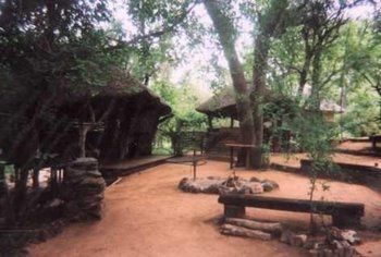 Lodge Off Beat Safaris Bush